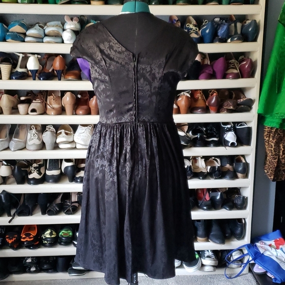 A Classic Paradise Vintage Style Goth Damask Dress - Picture 4 of 5